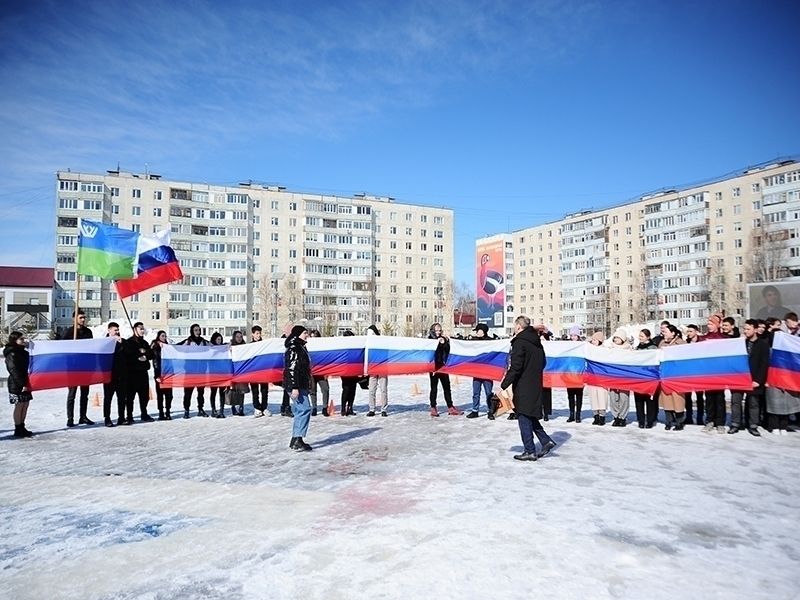 «Сила V правде»: В Мегионе провели патриотическую акцию, посвященную основанию ДНР