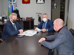 Спикер окружной Думы Борис Хохряков посетил Мегион