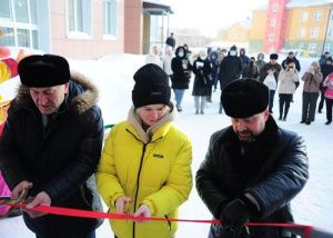 Дом № 35 по улице Нефтяников встречал своих первых новосёлов