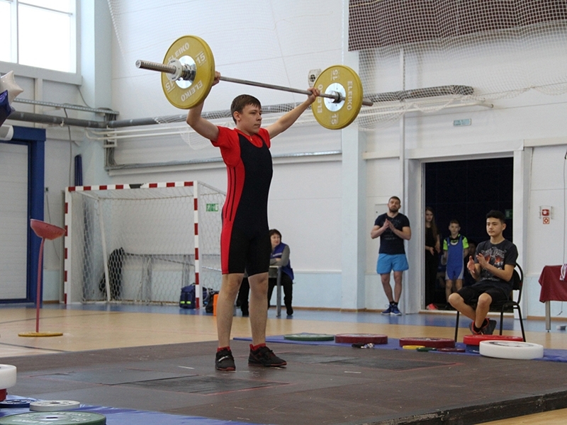 В Мегионе прошли соревнования по тяжелой атлетике