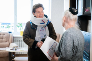 Наталья Комарова лично пригласила югорчан на главные выборы страны