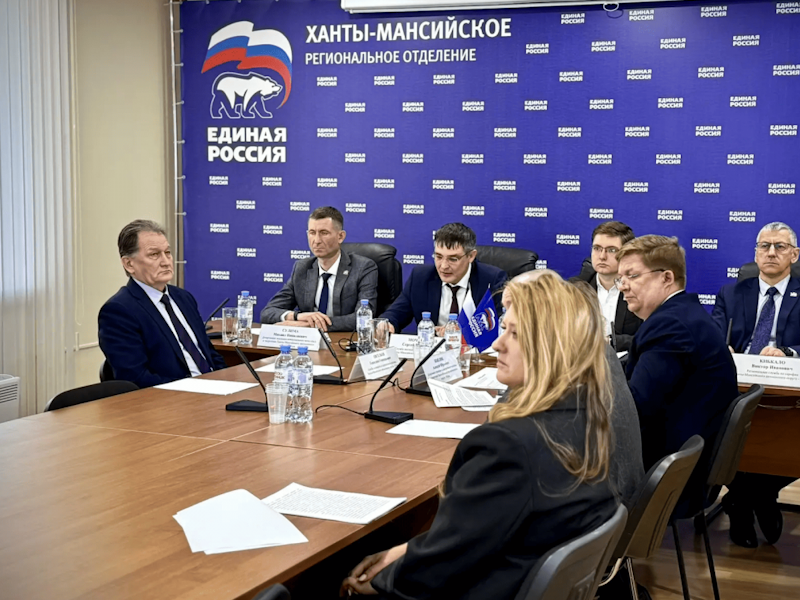 Единороссы и коммунальщики в прямом эфире ответили на вопросы югорчан
