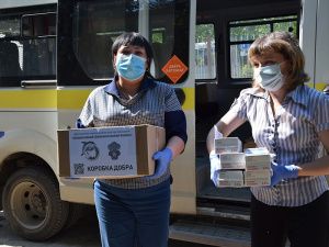 Мегионским семьям вручили коробки добра