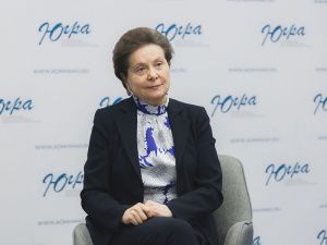 Зарплаты в декабре югорчане получат с опережением сроков