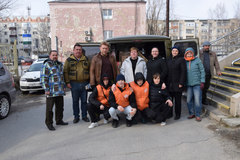 Мегионцы везут в Луганск автомобили УАЗ и гуманитарный груз