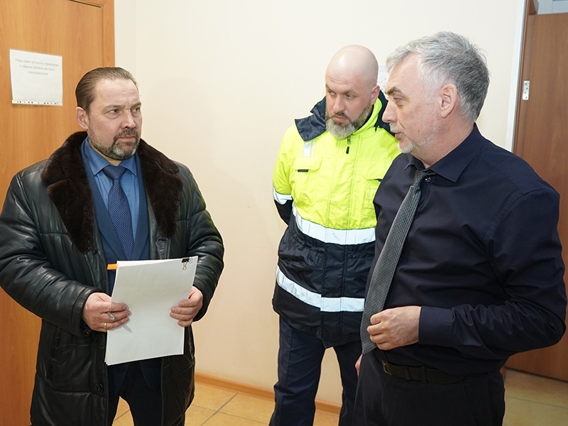 Игорь Алчинов проконтролировал ход противопаводковых мероприятий в городе