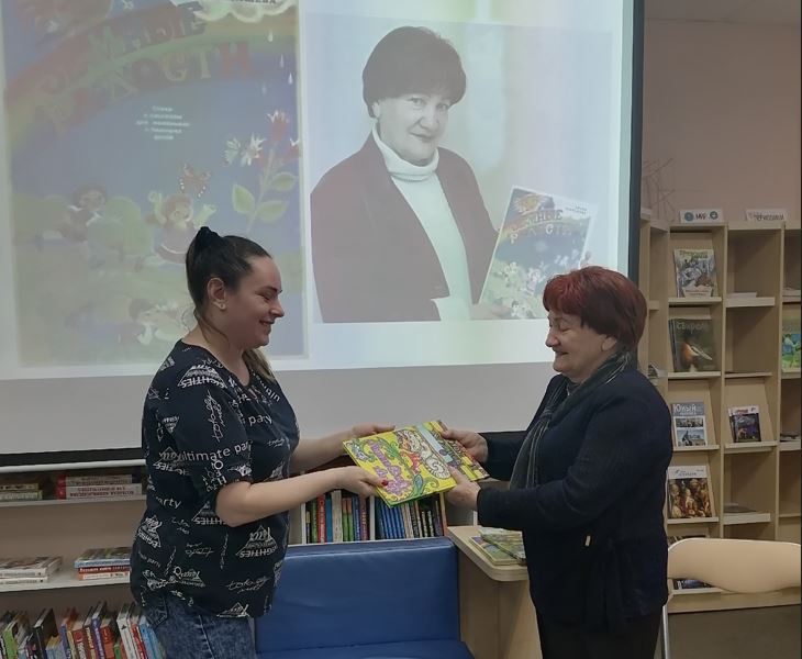 Что делать длинным зимним днём? Конечно же, посещать долгожданные встречи! 