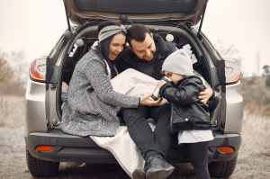 Жители Югры решают нужна ли господдержка на покупку автомобиля многодетным семьям