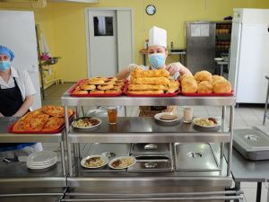 В Мегионе прошел рейд по вопросам организации питания в школах