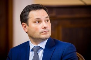 Первый вице-губернатор Югры Алексей Шипилов передал гуманитарный груз бойцам ЦВО