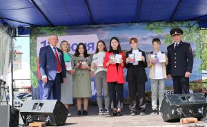 На Городской площади прошла концертная программа «Вместе мы Россия»