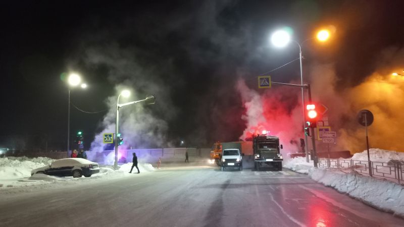 В городе устраняются последствия порыва на теплотрассе