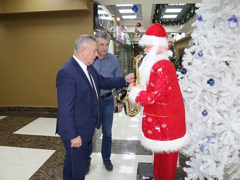 #ВстречиПоСредам: глава города посетил обновленный «Купеческий двор»