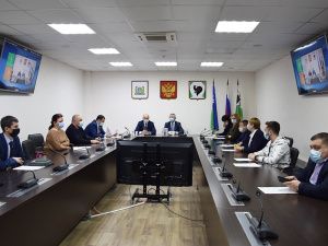 Олег Дейнека поблагодарил общественников за работу на благо Мегиона