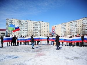 «Сила V правде»: В Мегионе провели патриотическую акцию, посвященную основанию ДНР