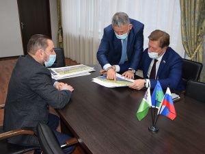 Олег Дейнека обсудил с депутатом Тюменской областной Думы Владимиром Фоминым вопросы развития Мегиона