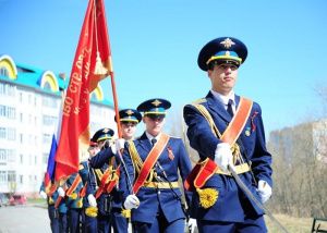 «Парад у дома ветерана»: 9 Мая чествовали мегионских фронтовиков