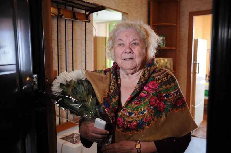 С подарками к юбиляру