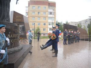 В Мегионе торжественно открыли «Аллею Славы»