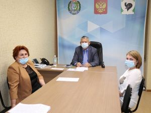 Глава Мегиона рассказал замминистру культуры РФ об открытии модельной библиотеки в Высоком