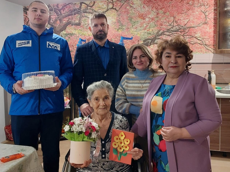 В Мегионе поздравили матерей военнослужащих с Днём матери