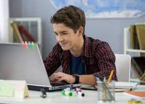 Старшеклассники Югры могут бесплатно пройти курсы программирования