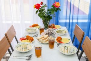 В новом учебном году во всех школах Югры школьникам младших классов обеспечат одноразовое бесплатное