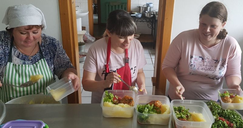 Социальной столовой Мегиона требуется помощь 