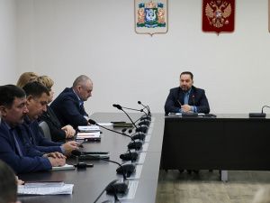 Первая рабочая неделя 2023 года в администрации города началась с аппаратного совещания