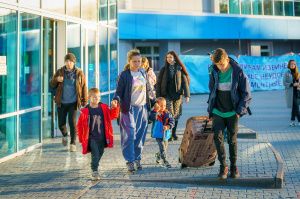 В Югру прибыл спецрейс с эвакуированными детьми из Донбасса 