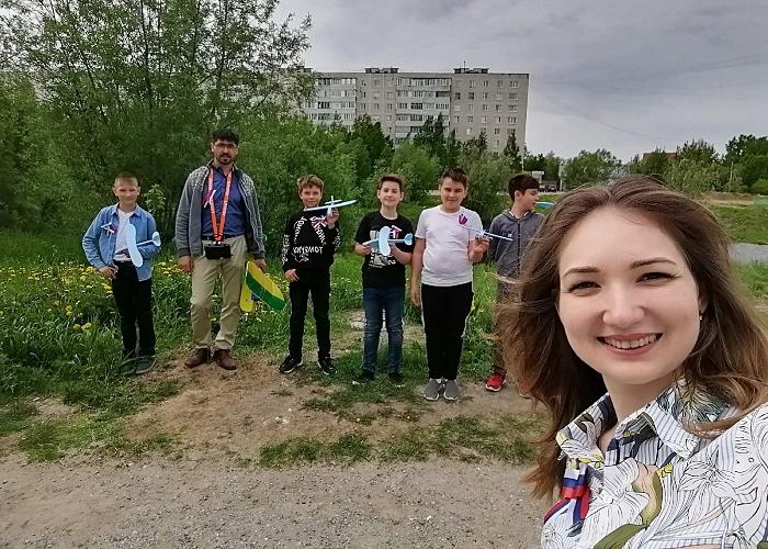 Мегионские мальчишки запускали самолёты