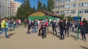  Горожане празднуют именины  Мегионской школы №4!