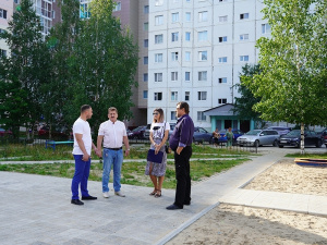Представители «Команды Югры» и общественности провели рейд по детским площадкам