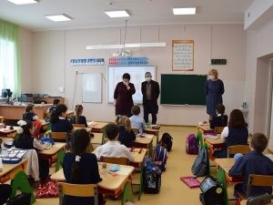 Глава Мегиона Олег Дейнека встретился с коллективами учреждений Высокого и жителями поселка