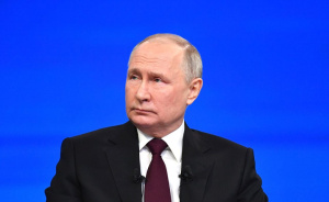 Владимир Путин сдал документы в ЦИК для регистрации в качестве кандидата в президенты