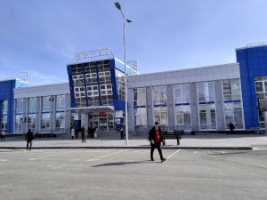 Партийный десант Единой России отметил удобство и комфорт нового вокзала в Нягани