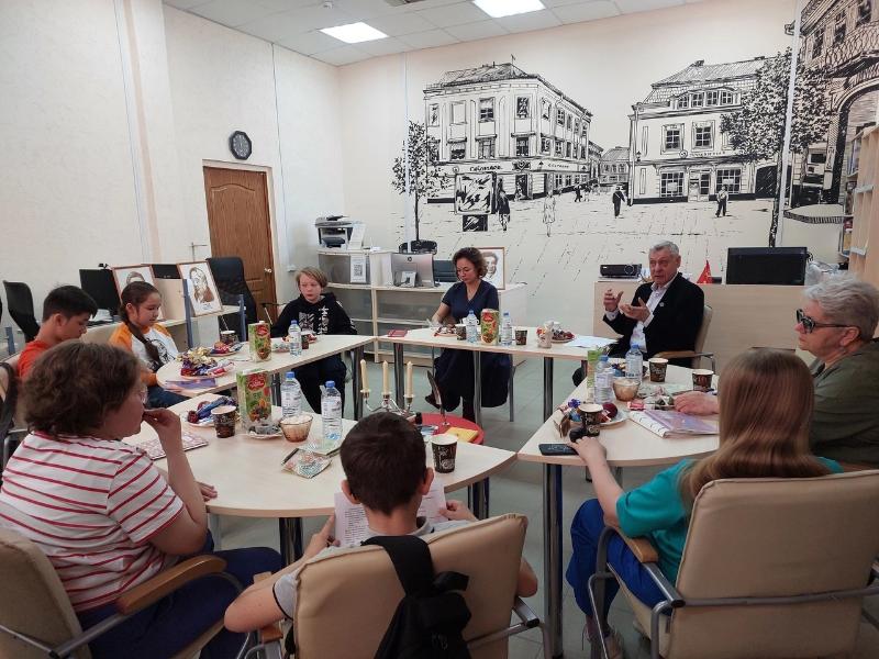 Поэтический мастер-класс в модельной библиотеке.