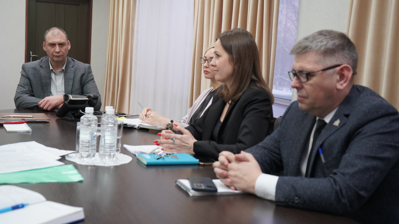 Глава Мегиона Алексей Петриченко провел телефонную прямую линию