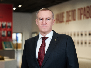 Поздравление Губернатора Югры Р.Н.Кухарука  с Днем защитника Отечества