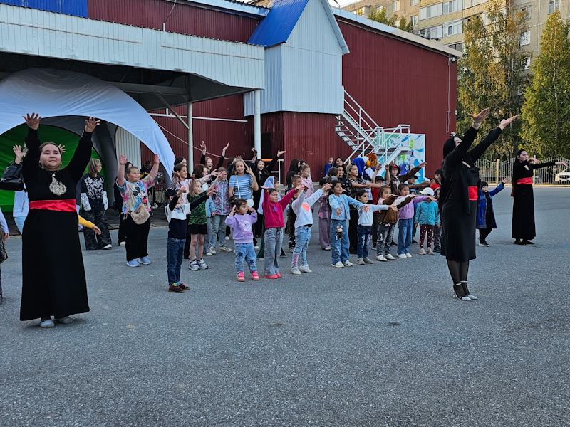 В Мегионе состоялась межнациональная этнодискотека "Мегапати"