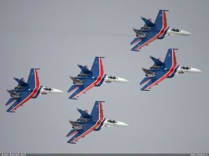 «Русские Витязи» покажут шоу в югорском небе  