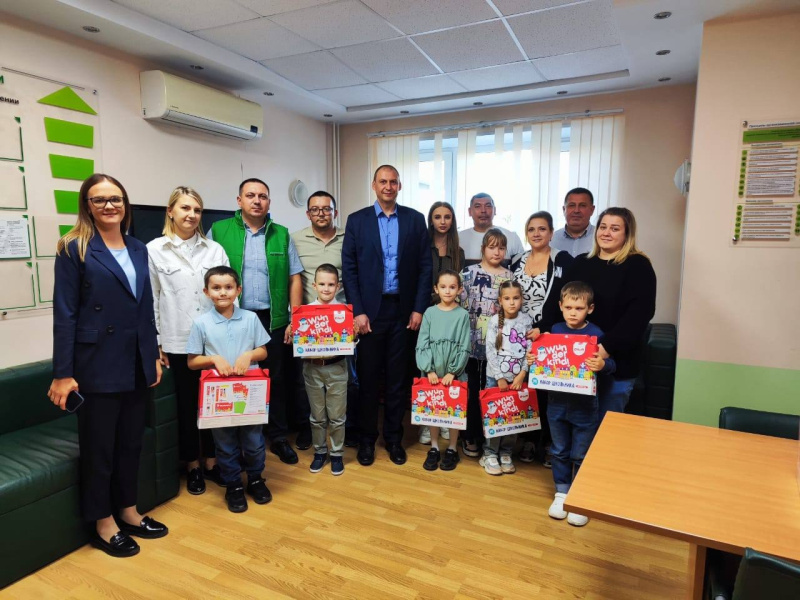 Помогли собраться в школу!