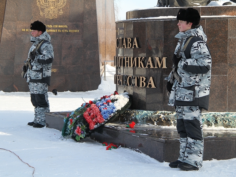 Слава защитникам Отечества!