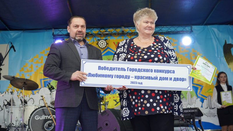 Самый красивый двор в Мегионе по улице Строителей, 3/4