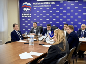 Единороссы и коммунальщики в прямом эфире ответили на вопросы югорчан