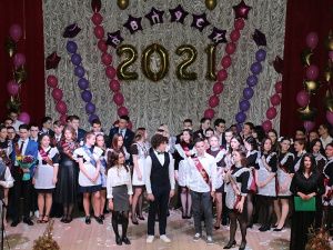 Для мегионских выпускников прозвенел "Последний звонок"