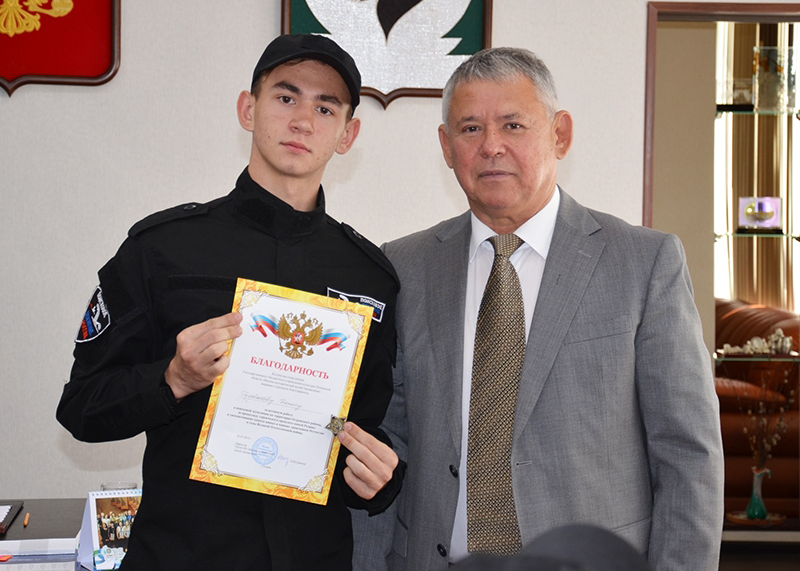 Глава Мегиона встретился с поисковиками