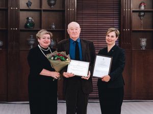 Лауреаты конкурса «Золотые имена многонациональной Югры» получили награды. Среди них мегионский педагог Венер Каипов