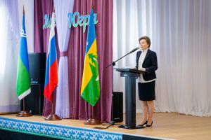 Наталья Комарова поздравила югорских школьников с Днем знаний