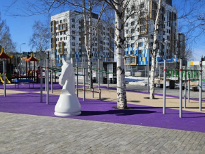 Павел Завальный оценил состояние шахматного сквера в Ханты-Мансийске